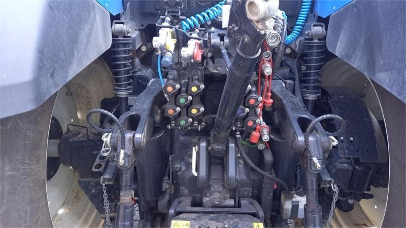 New Holland T7.315 HD - Traktor: foto 5 New Holland T7.315 HD - Traktor: foto 5