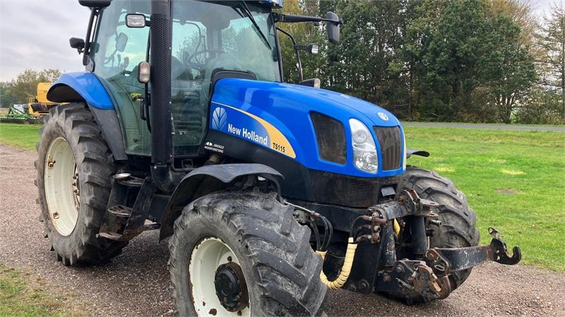 New Holland TS 115 A - Traktor: foto 2 New Holland TS 115 A - Traktor: foto 2