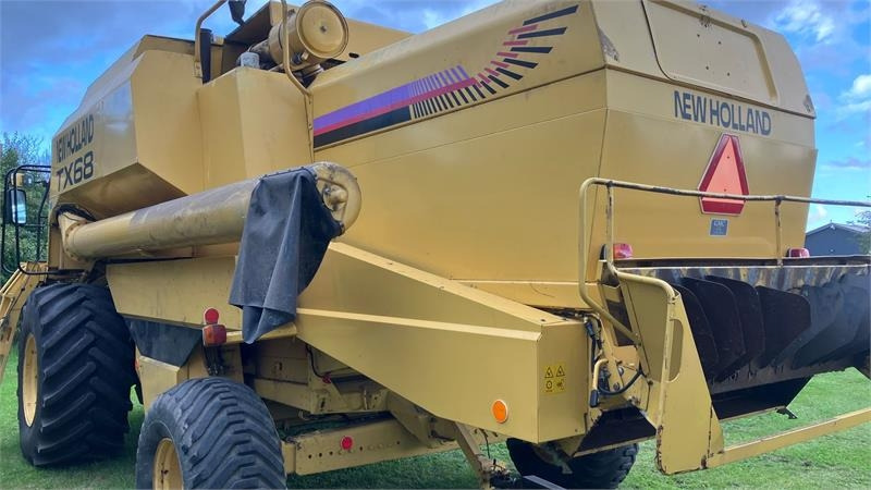 New Holland TX68 FSH  - Autokombajnë: foto 2 New Holland TX68 FSH  - Autokombajnë: foto 2