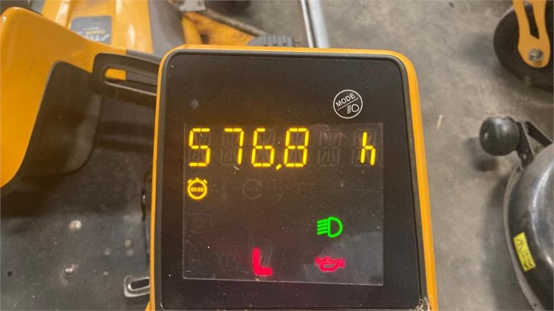 Stiga Park Pro 540IX 4WD 125 Combi Pro el.  - Korrëse bari i kopshtit: foto 4 Stiga Park Pro 540IX 4WD 125 Combi Pro el.  - Korrëse bari i kopshtit: foto 4