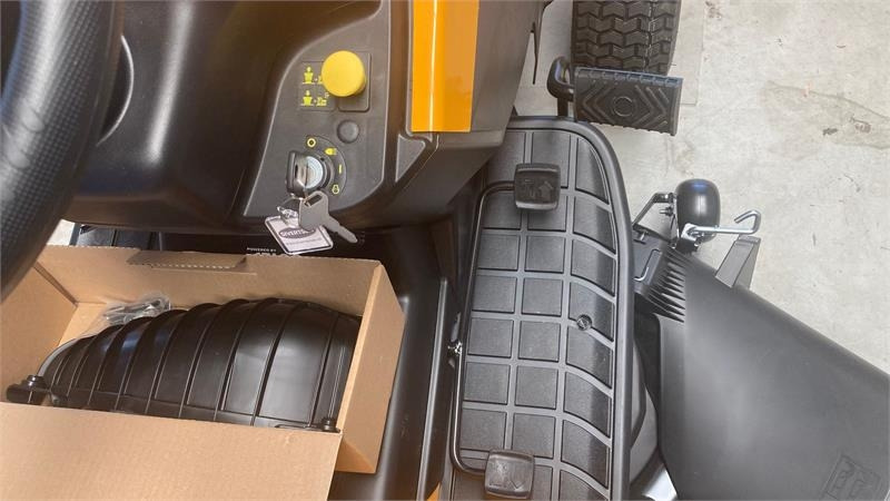 Stiga Tornado 5108 - Traktor komunal: foto 4 Stiga Tornado 5108 - Traktor komunal: foto 4