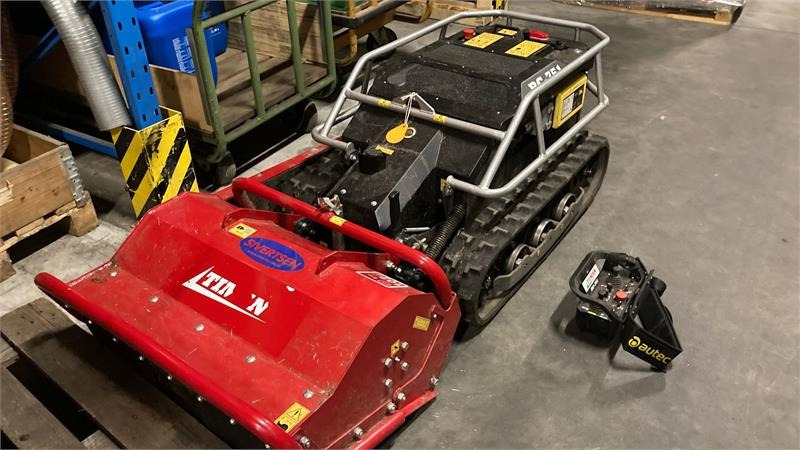 Timan RC-751 Kun 18 timer - Korrëse bari i kopshtit: foto 1 Timan RC-751 Kun 18 timer - Korrëse bari i kopshtit: foto 1