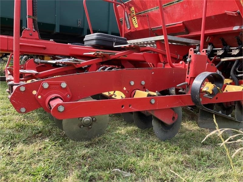 Vaderstad Rapid 300 C Super XL - Mbjellëse në radhë: foto 5 Vaderstad Rapid 300 C Super XL - Mbjellëse në radhë: foto 5
