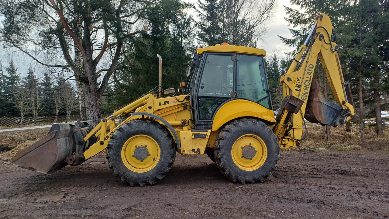 New Holland LB115-4PS - Fadromë me shkarkim nga prapa: foto 2 New Holland LB115-4PS - Fadromë me shkarkim nga prapa: foto 2