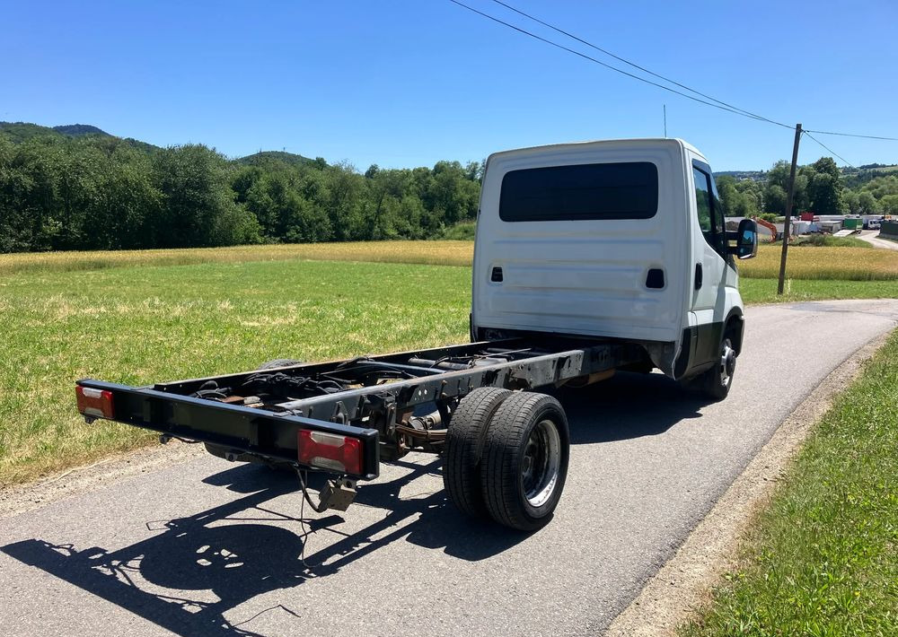 Iveco DAILY 35C13 ramo do zabudowy kiper wywrotka - Kamion kabinë-shasi: foto 3 Iveco DAILY 35C13 ramo do zabudowy kiper wywrotka - Kamion kabinë-shasi: foto 3