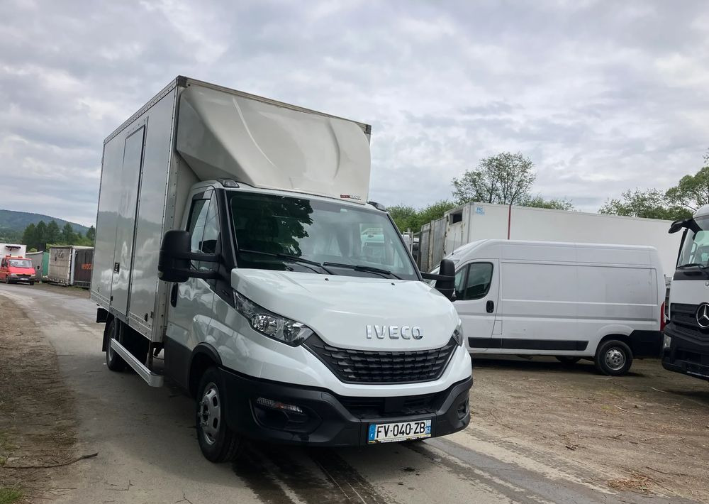Iveco DAILY 35C16 kontener kurierka 3.0 silnik - Kamioncine me kontinier: foto 2 Iveco DAILY 35C16 kontener kurierka 3.0 silnik - Kamioncine me kontinier: foto 2
