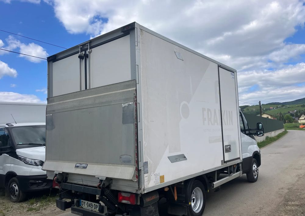 Iveco Daily 35C15 chłodnia 6 palet winda - Furgon frigorifer: foto 3 Iveco Daily 35C15 chłodnia 6 palet winda - Furgon frigorifer: foto 3