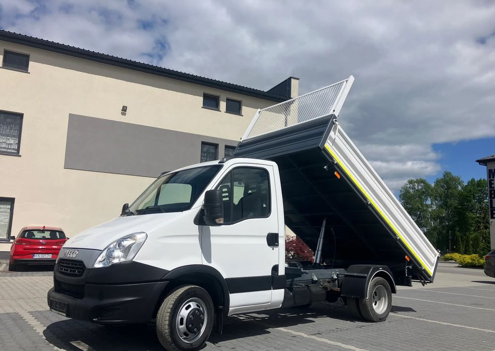 Iveco Iveco daily 35C13 wywrotka solidny kiper - Kamioncine vetëshkarkuese: foto 1 Iveco Iveco daily 35C13 wywrotka solidny kiper - Kamioncine vetëshkarkuese: foto 1