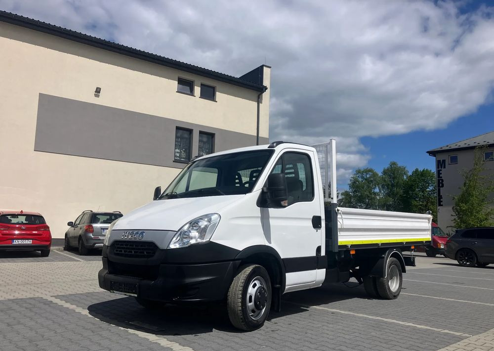 Iveco Iveco daily 35C13 wywrotka solidny kiper - Kamioncine vetëshkarkuese: foto 3 Iveco Iveco daily 35C13 wywrotka solidny kiper - Kamioncine vetëshkarkuese: foto 3