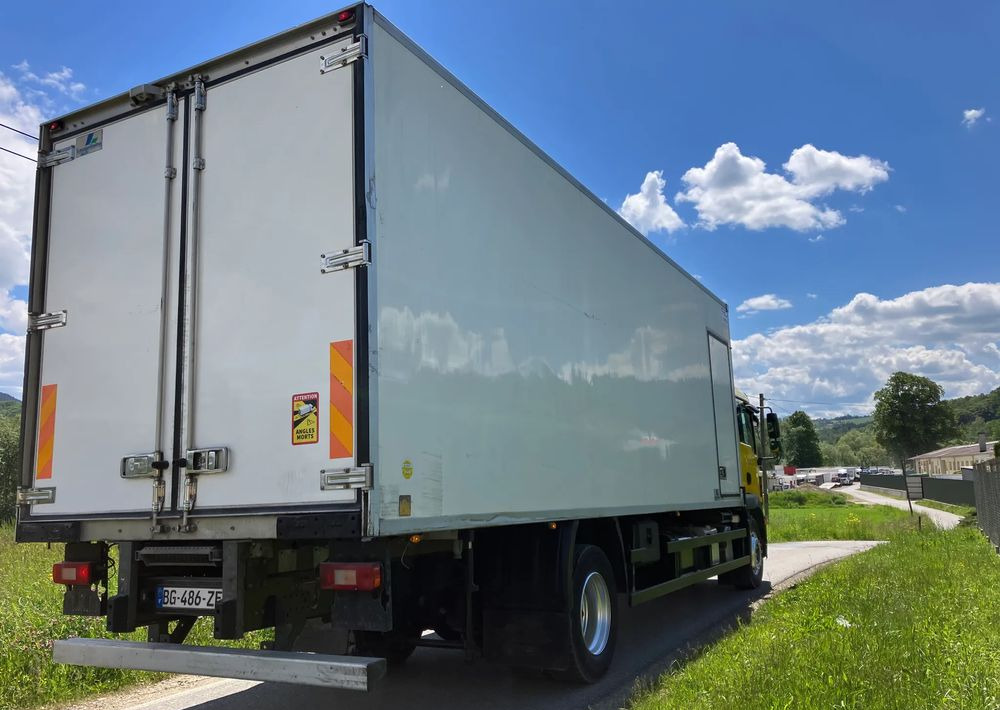 MAN MAN TGM 18.290 SYPIALKA chłodnia izoterma kontener - Kamion frigorifer: foto 4 MAN MAN TGM 18.290 SYPIALKA chłodnia izoterma kontener - Kamion frigorifer: foto 4