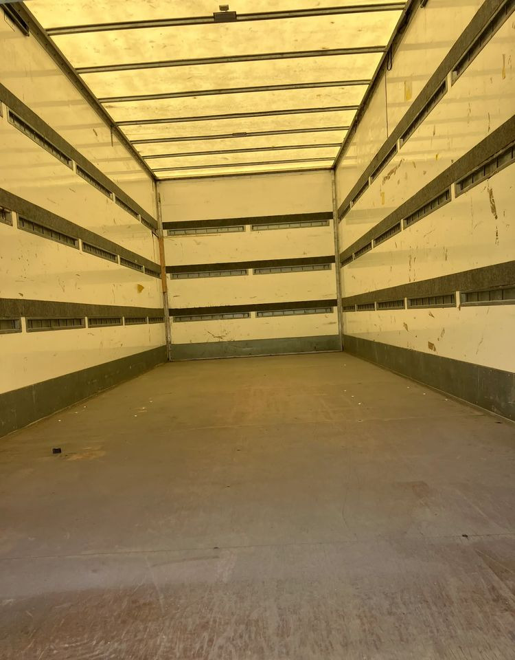 Renault Renault Midlum 220 dxi Kurierka kontener - Kamion vagonetë: foto 5 Renault Renault Midlum 220 dxi Kurierka kontener - Kamion vagonetë: foto 5