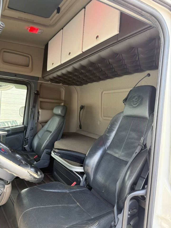 Scania R520LB8X4*4HNB - Kamion vetëngarkues: foto 2 Scania R520LB8X4*4HNB - Kamion vetëngarkues: foto 2