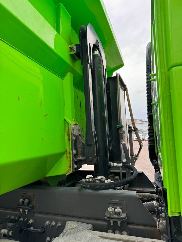 Volvo FM 8*4 - Kamion vetëshkarkues: foto 5 Volvo FM 8*4 - Kamion vetëshkarkues: foto 5