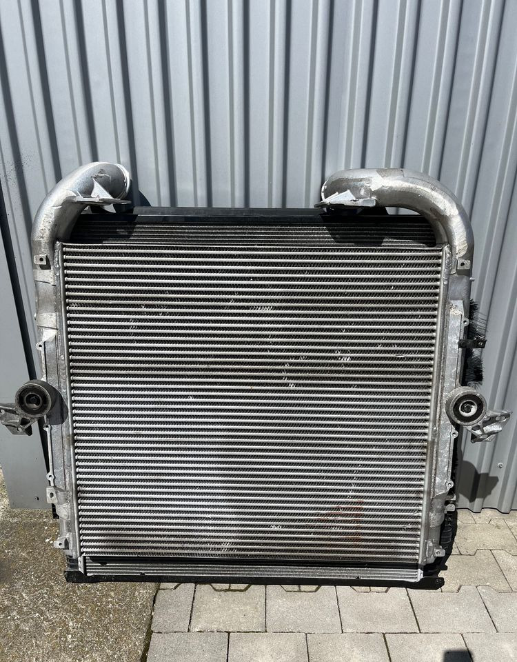 Chłodnice Scania G euro 6 komplet chłodnic 1902444 1851542 - Sistemi i ftohjes për Kamioni: foto 2 Chłodnice Scania G euro 6 komplet chłodnic 1902444 1851542 - Sistemi i ftohjes për Kamioni: foto 2