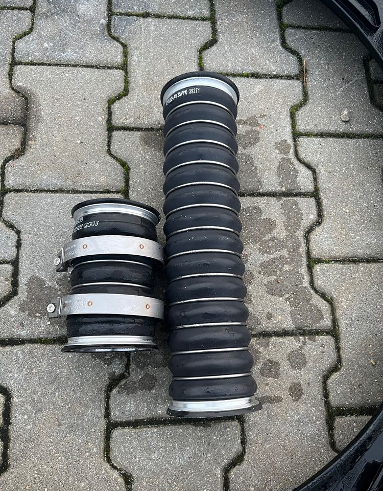 Guma chłodnicy Volvo FH5 Aero łącznik jak NOWA - Sistemi i ftohjes për Kamioni: foto 1 Guma chłodnicy Volvo FH5 Aero łącznik jak NOWA - Sistemi i ftohjes për Kamioni: foto 1