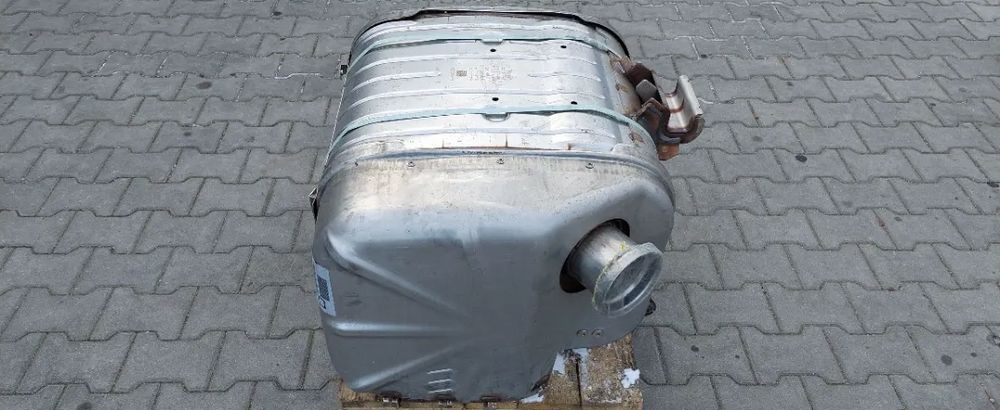 IVECO EUROCARGO EURO 6 KATALIZATOR TŁUMIK NOWY 5801833244 - Konvertuesi kataliktik për Kamioni: foto 4 IVECO EUROCARGO EURO 6 KATALIZATOR TŁUMIK NOWY 5801833244 - Konvertuesi kataliktik për Kamioni: foto 4