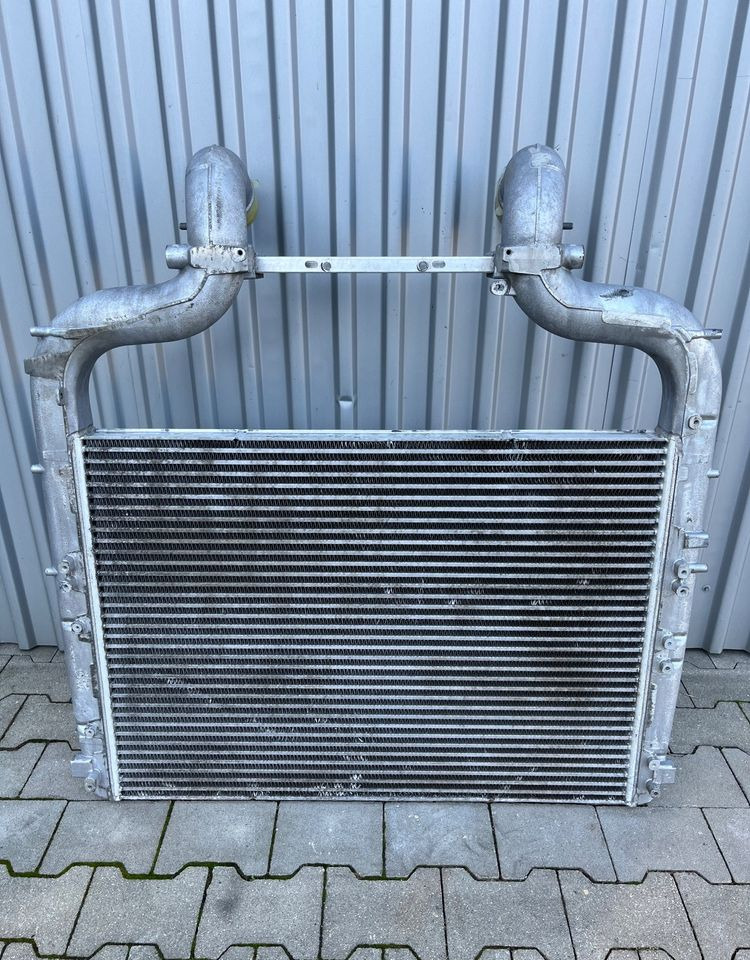 Intercooler DAF XF 106 euro 6 lift chłodnica powietrza 2021 - Sistemi i ftohjes për Kamioni: foto 1 Intercooler DAF XF 106 euro 6 lift chłodnica powietrza 2021 - Sistemi i ftohjes për Kamioni: foto 1