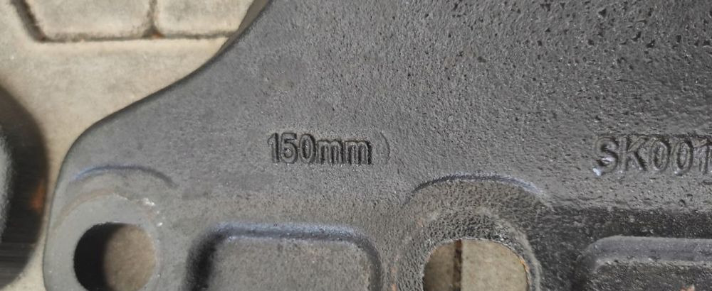 ŁAPA ŁAPY POD SIODŁO JOST 150mm NOWE - Bashkues i rrotës së pestë për Kamioni: foto 3 ŁAPA ŁAPY POD SIODŁO JOST 150mm NOWE - Bashkues i rrotës së pestë për Kamioni: foto 3