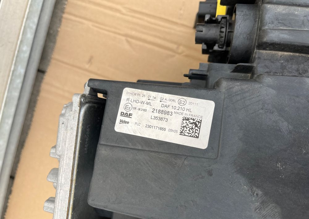 Lamp LED DAF XG XG+ XF prawa reflektor oryginał - Dritat/ Ndriçimi për Kamioni: foto 3 Lamp LED DAF XG XG+ XF prawa reflektor oryginał - Dritat/ Ndriçimi për Kamioni: foto 3