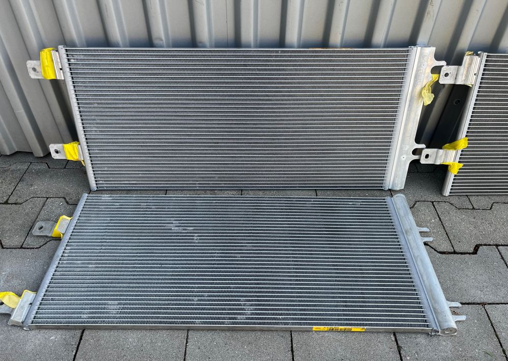 NOWA Chłodnica klimatyzacji MAN TG3 TGX TGS nowy model skraplacz - Radiator kondicioneri për Kamioni: foto 1 NOWA Chłodnica klimatyzacji MAN TG3 TGX TGS nowy model skraplacz - Radiator kondicioneri për Kamioni: foto 1