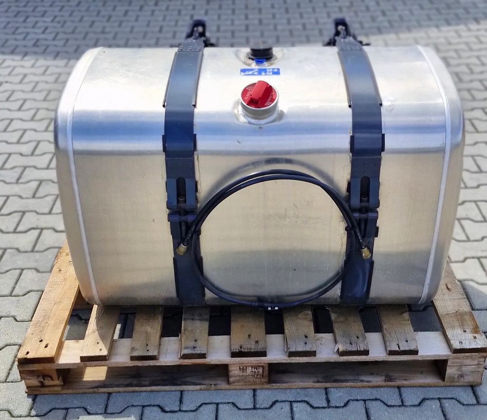 SCANIA R S ZBIORNIK PALIWA 395L NOWY - Serbatori i karburantit për Kamioni: foto 1 SCANIA R S ZBIORNIK PALIWA 395L NOWY - Serbatori i karburantit për Kamioni: foto 1