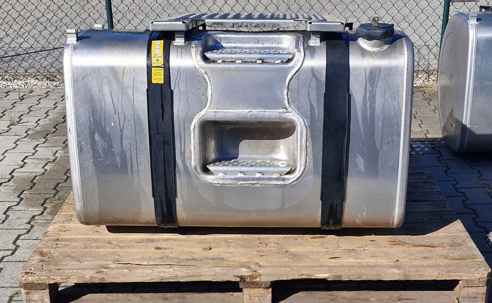 VOLVO FH4 FH5 RENAULT GAMA T ZBIORNIK PALIWA 480L - Serbatori i karburantit për Kamioni: foto 1 VOLVO FH4 FH5 RENAULT GAMA T ZBIORNIK PALIWA 480L - Serbatori i karburantit për Kamioni: foto 1