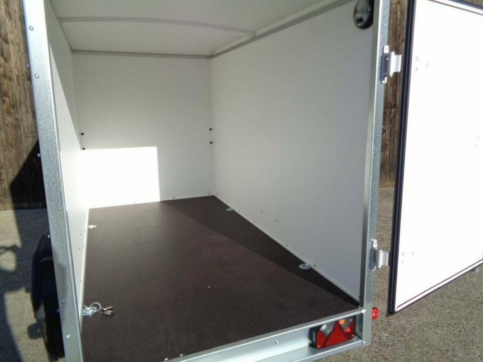 Böckmann KT 2513/135 PKW-Anhänger Koffer 1,35to. 100 km/h - Rimorkio makine: foto 5 Böckmann KT 2513/135 PKW-Anhänger Koffer 1,35to. 100 km/h - Rimorkio makine: foto 5