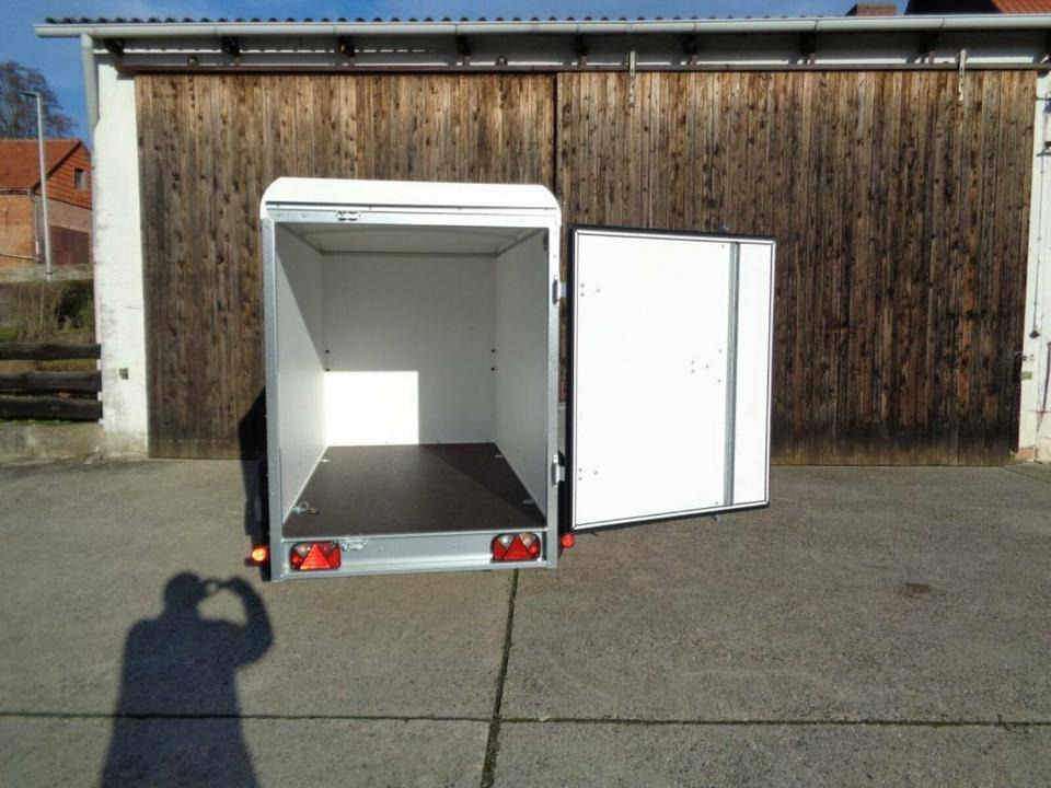 Böckmann KT 2513/135 PKW-Anhänger Koffer 1,35to. 100 km/h - Rimorkio makine: foto 4 Böckmann KT 2513/135 PKW-Anhänger Koffer 1,35to. 100 km/h - Rimorkio makine: foto 4