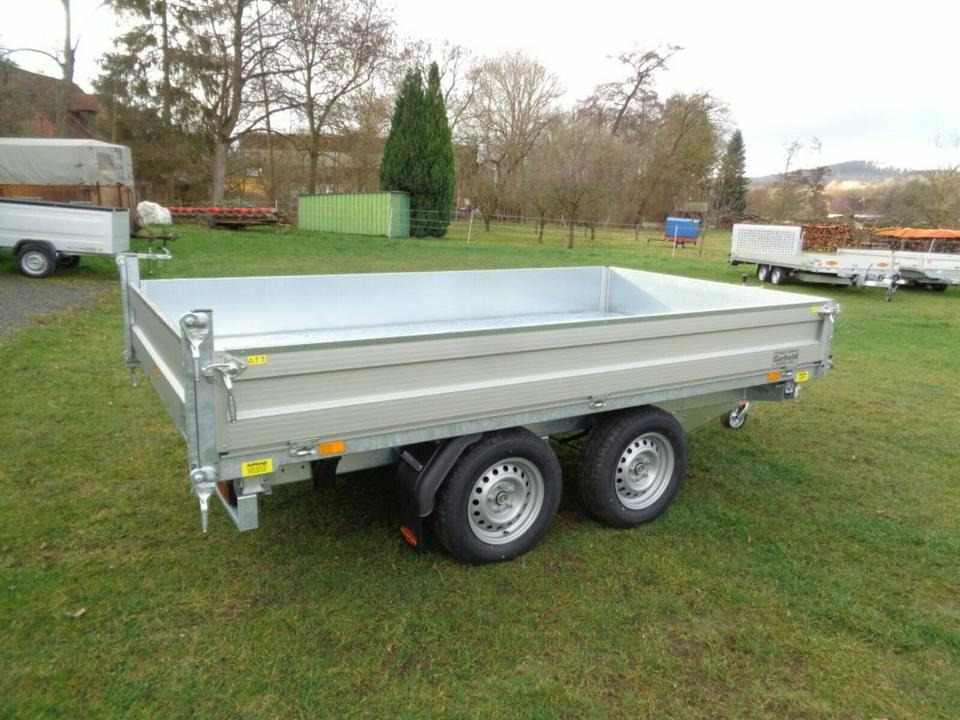 Böckmann PKW-Anhänger E-Pumpe Dreiseitenkipper 2,7 to Blechcover - Rimorkio vetëshkarkuese: foto 4 Böckmann PKW-Anhänger E-Pumpe Dreiseitenkipper 2,7 to Blechcover - Rimorkio vetëshkarkuese: foto 4