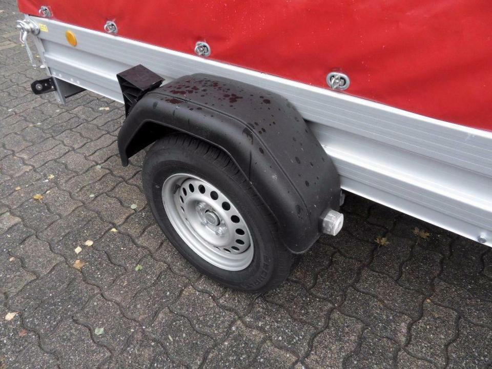 Böckmann PKW Anhänger mit Plane und Spriegel 100 km/h - Rimorkio makine: foto 4 Böckmann PKW Anhänger mit Plane und Spriegel 100 km/h - Rimorkio makine: foto 4