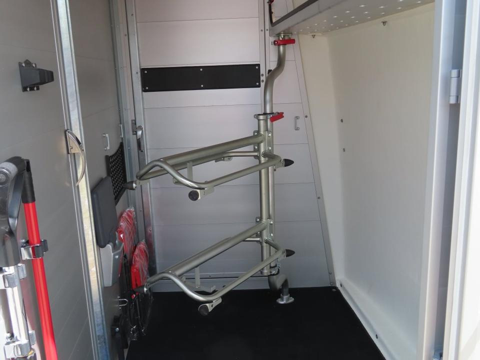 Böckmann Pferdeanhänger Big Portax WCF Videokamera - Rimorkio për kuaj: foto 3 Böckmann Pferdeanhänger Big Portax WCF Videokamera - Rimorkio për kuaj: foto 3