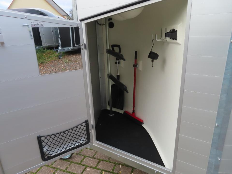 Böckmann Pferdeanhänger, Champion, Esprit, Sattelkammer, 100 km/h - Rimorkio për kuaj: foto 3 Böckmann Pferdeanhänger, Champion, Esprit, Sattelkammer, 100 km/h - Rimorkio për kuaj: foto 3