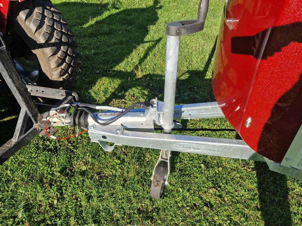 Böckmann Pferdeanhänger Champion R, SaKa., 100 km/h - Rimorkio për kuaj: foto 5 Böckmann Pferdeanhänger Champion R, SaKa., 100 km/h - Rimorkio për kuaj: foto 5