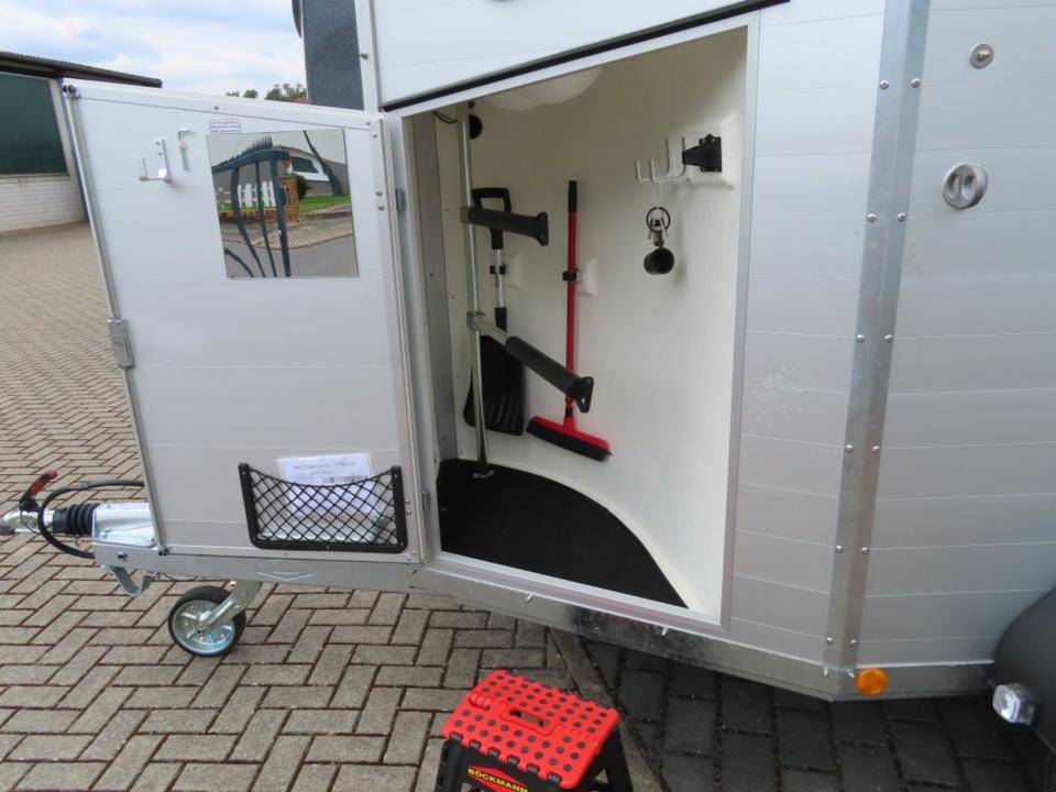 Böckmann Pferdeanhänger, Portax,Sondermodell Aluboden, Sattelkam. - Rimorkio për kuaj: foto 3 Böckmann Pferdeanhänger, Portax,Sondermodell Aluboden, Sattelkam. - Rimorkio për kuaj: foto 3