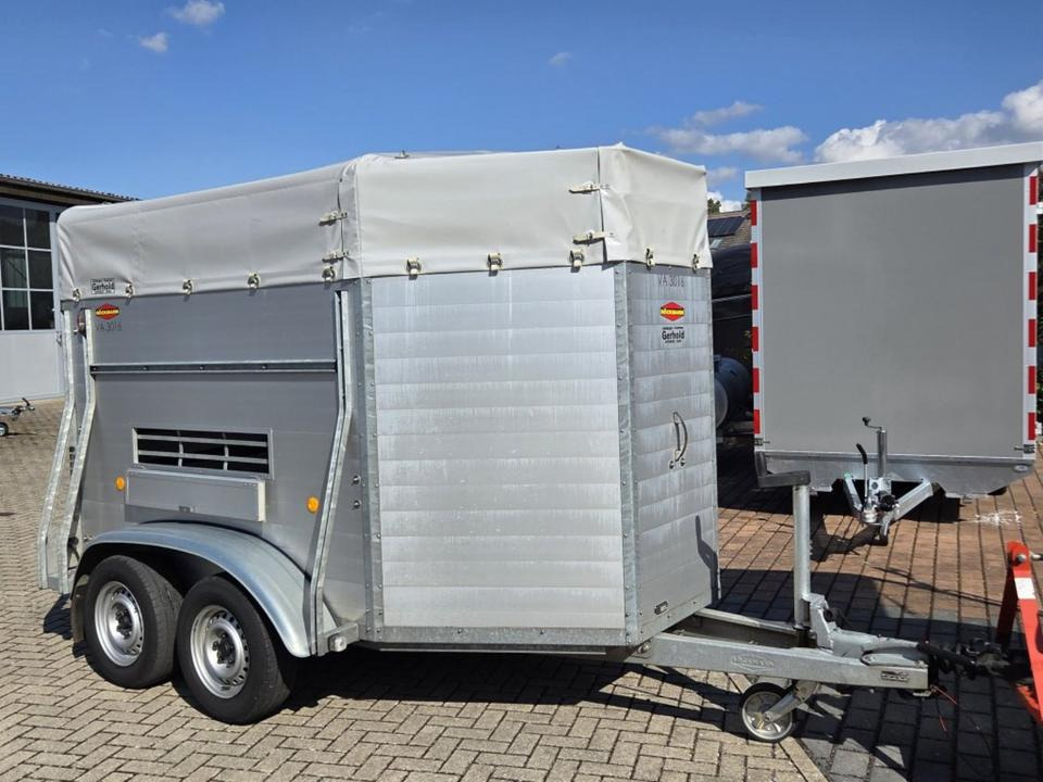 Böckmann Viehanhänger, 2,4 to. Lüftungsklappen Humbaur, Fendt - Rimorkio për kuaj: foto 3 Böckmann Viehanhänger, 2,4 to. Lüftungsklappen Humbaur, Fendt - Rimorkio për kuaj: foto 3