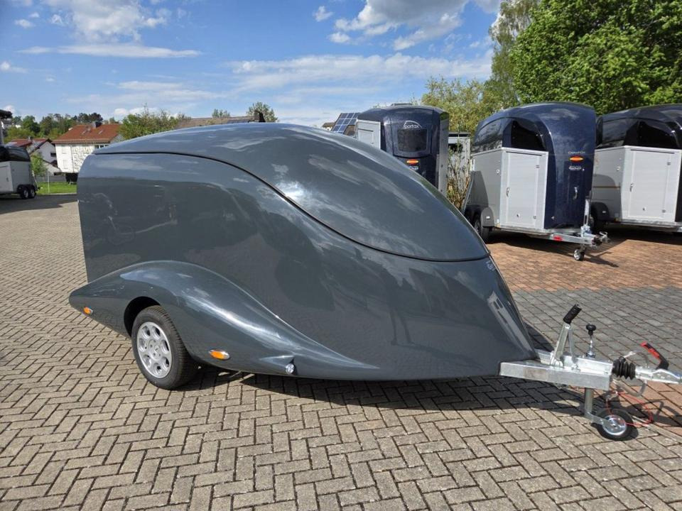 PKW Anhänger geschlossen Motorrad Mieten Leihen 1000kg 100km/h - Rimorkio për motoçikleta: foto 4 PKW Anhänger geschlossen Motorrad Mieten Leihen 1000kg 100km/h - Rimorkio për motoçikleta: foto 4