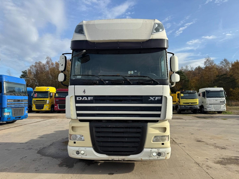 DAF 105 XF 460 Super Space Cab (MANUAL GEARBOX / BOITE MANUELLE) - Gjysmë-kamion: foto 2 DAF 105 XF 460 Super Space Cab (MANUAL GEARBOX / BOITE MANUELLE) - Gjysmë-kamion: foto 2