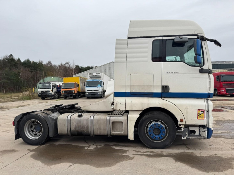 MAN TGA 18.440 (MANUAL GEARBOX / BOITE MANUELLE) - Gjysmë-kamion: foto 4 MAN TGA 18.440 (MANUAL GEARBOX / BOITE MANUELLE) - Gjysmë-kamion: foto 4