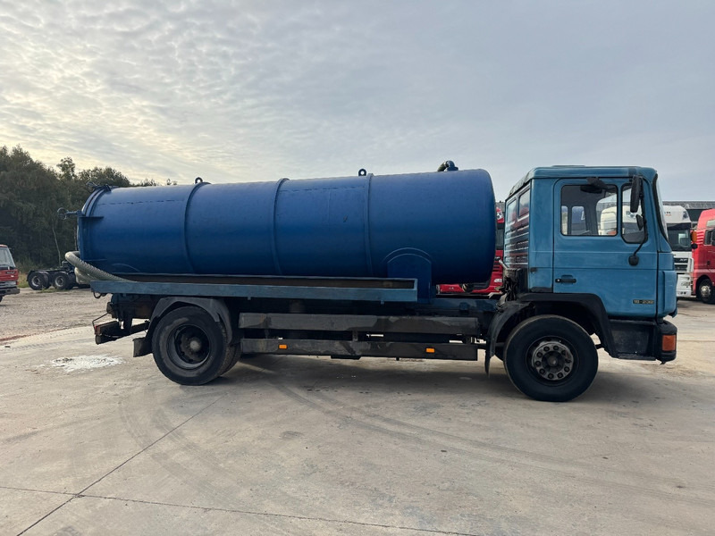 MAN 18.232 (12.000L / STEEL SUSPENSION / 6 CYLINDER WITH MANUAL PUMP) - Kamion me vakuum: foto 4 MAN 18.232 (12.000L / STEEL SUSPENSION / 6 CYLINDER WITH MANUAL PUMP) - Kamion me vakuum: foto 4