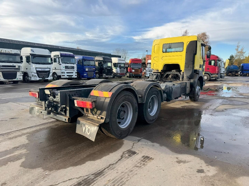 Renault Kerax 420 (GRAND PONT / SUSPENSION LAMES / BOITE MANUELLE / PARFAIT ETAT !!!) - Kamion kabinë-shasi: foto 5 Renault Kerax 420 (GRAND PONT / SUSPENSION LAMES / BOITE MANUELLE / PARFAIT ETAT !!!) - Kamion kabinë-shasi: foto 5