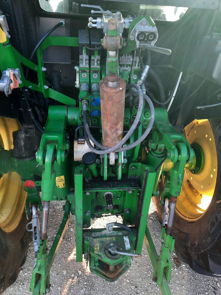 JOHN DEERE 5100 R - Traktor: foto 5 JOHN DEERE 5100 R - Traktor: foto 5
