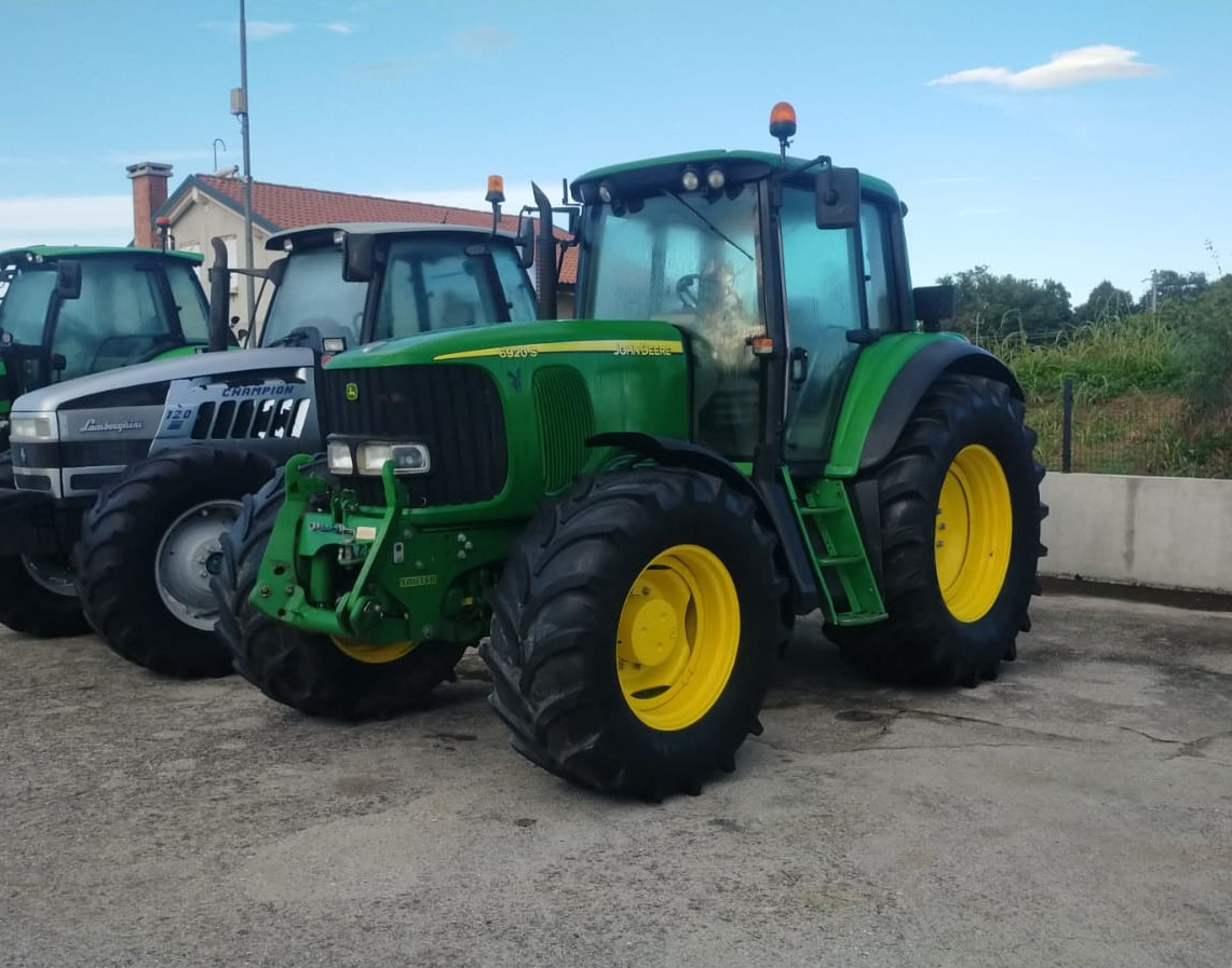 JOHN DEERE 6920 S - Traktor: foto 1 JOHN DEERE 6920 S - Traktor: foto 1