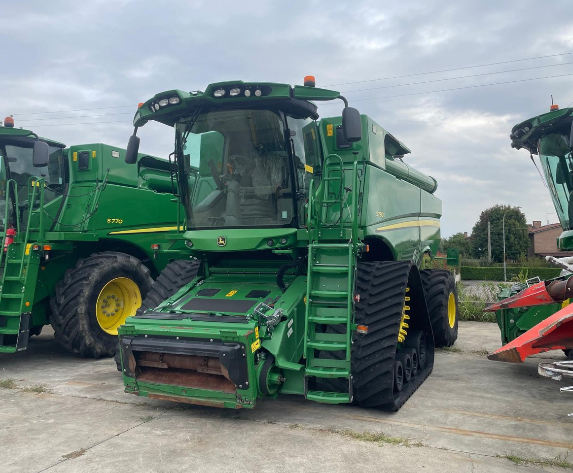 JOHN DEERE MIETITREBBIA S 780 - Autokombajnë: foto 1 JOHN DEERE MIETITREBBIA S 780 - Autokombajnë: foto 1