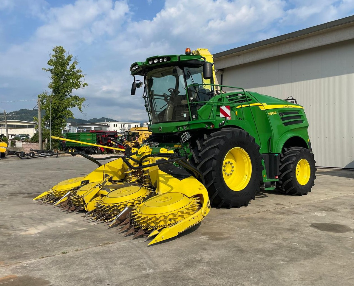 JOHN DEERE TRINCIA 8600i - Korrëse foragjere: foto 1 JOHN DEERE TRINCIA 8600i - Korrëse foragjere: foto 1