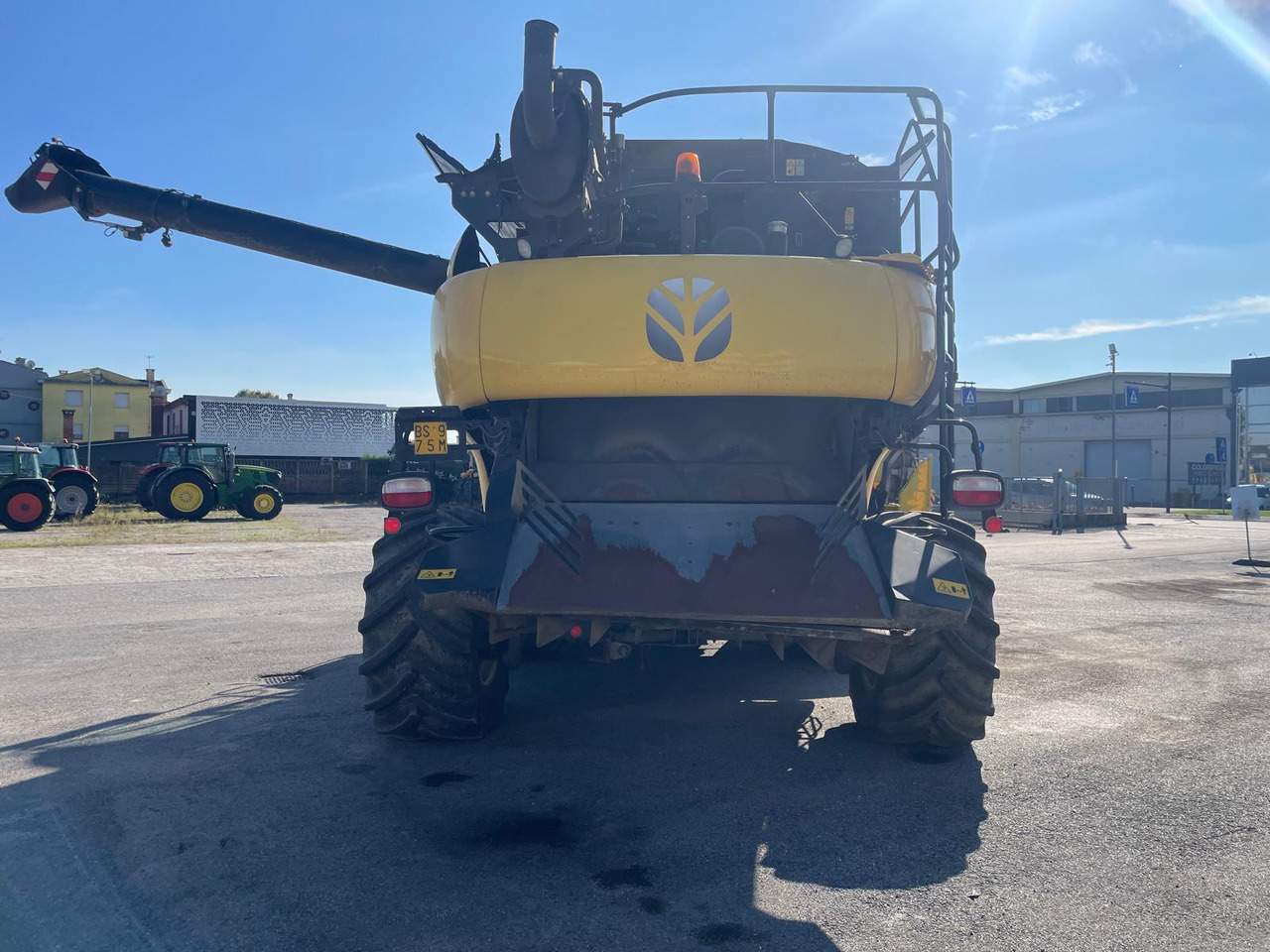 NEW HOLLAND MIETITREBBIA CR 9.90 - Autokombajnë: foto 4 NEW HOLLAND MIETITREBBIA CR 9.90 - Autokombajnë: foto 4