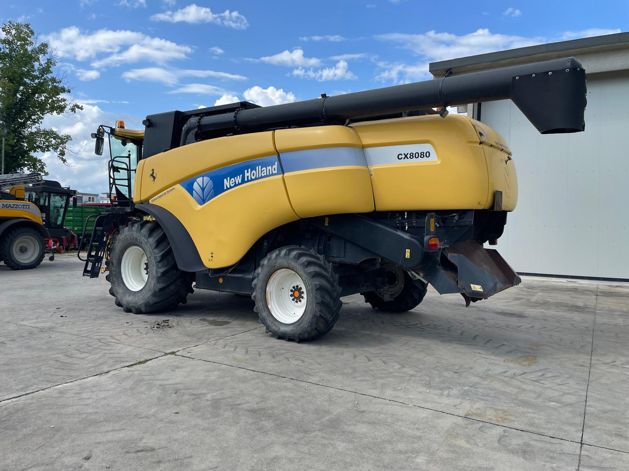 NEW HOLLAND MIETITREBBIA CX 8080 - Autokombajnë: foto 4 NEW HOLLAND MIETITREBBIA CX 8080 - Autokombajnë: foto 4