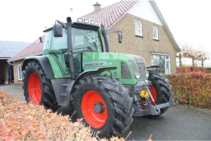 Fendt FAVORIT 716 VARIO Favorit 716 vario - Traktor: foto 1 Fendt FAVORIT 716 VARIO Favorit 716 vario - Traktor: foto 1
