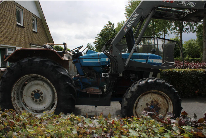 Ford 5610 met voorlader - Traktor: foto 2 Ford 5610 met voorlader - Traktor: foto 2