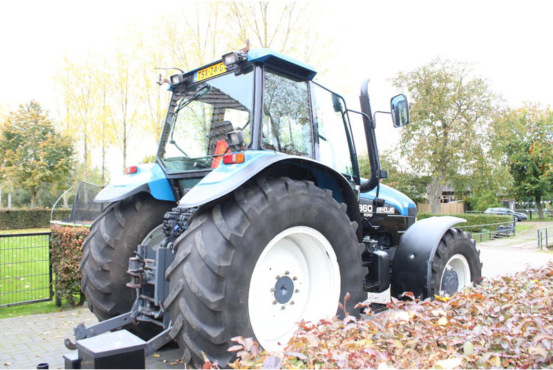 New Holland 8360 - Traktor: foto 3 New Holland 8360 - Traktor: foto 3