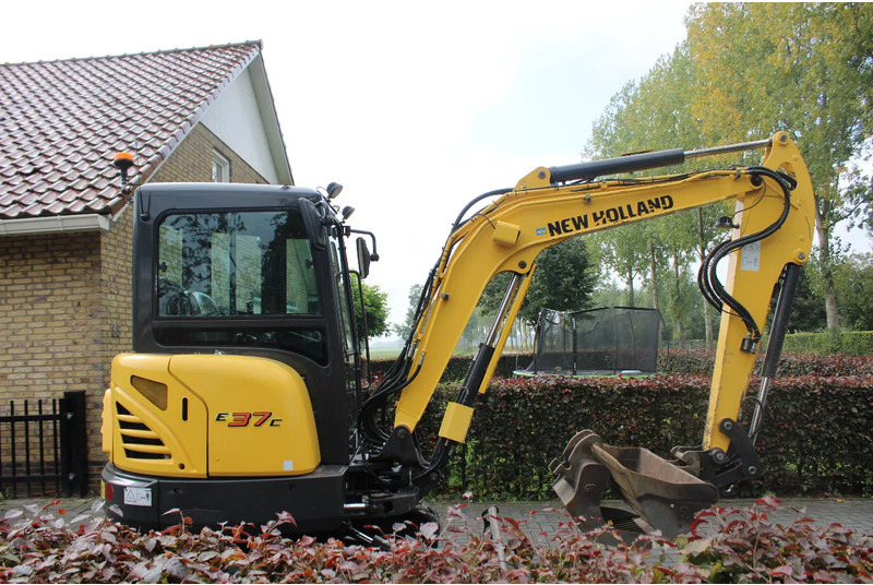 New Holland E37C - Mini vinç: foto 2 New Holland E37C - Mini vinç: foto 2